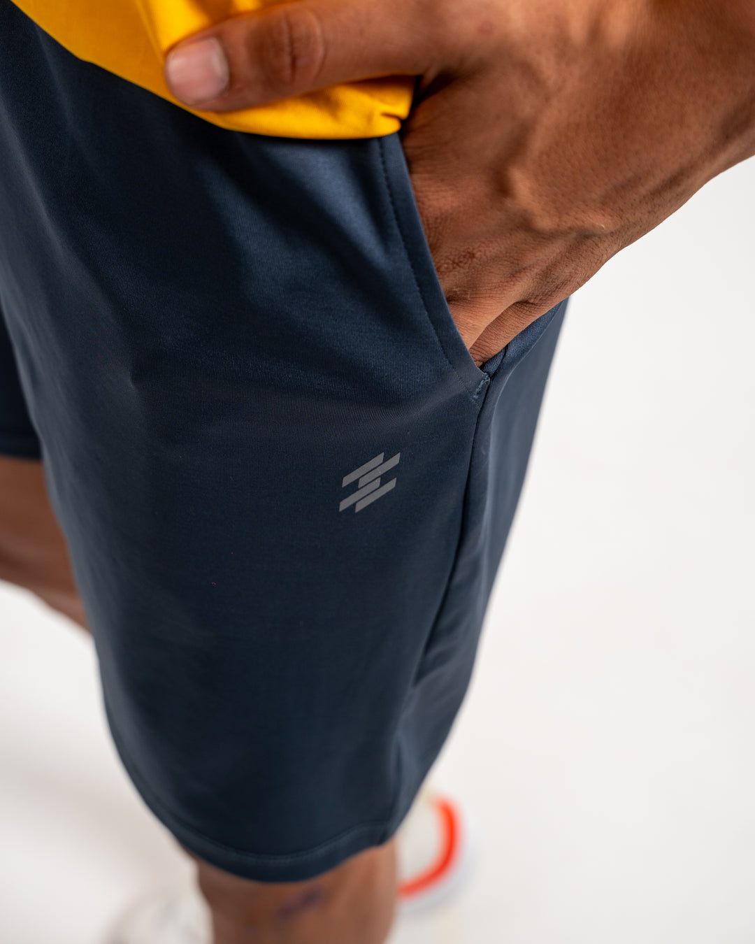 DCYPHR Men`s AUSM5X™ TrainFlex Shorts- Dark Steel