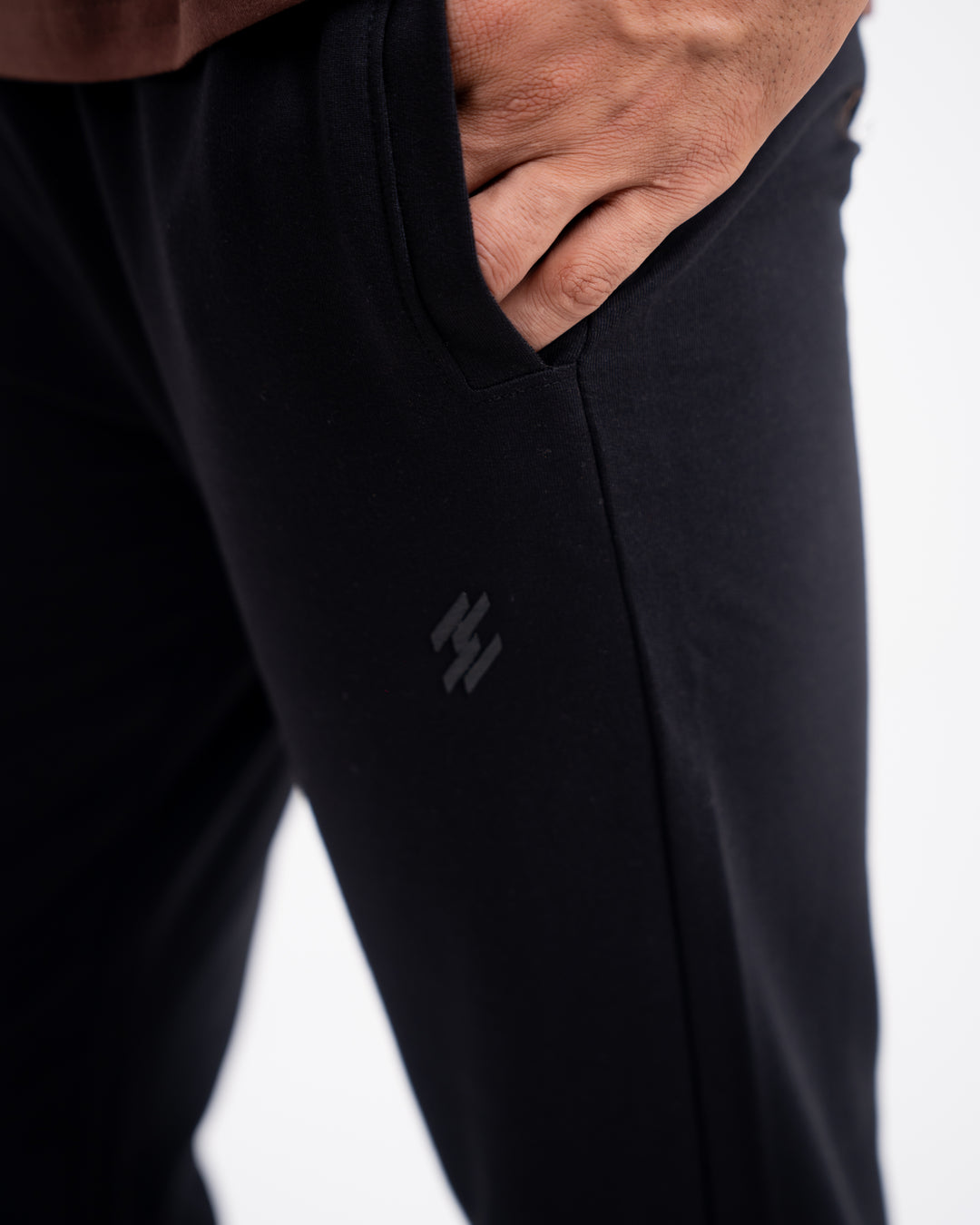 DCYPHR Men`s AUSM5X™ TrainFlex Trackpants- Dark Night