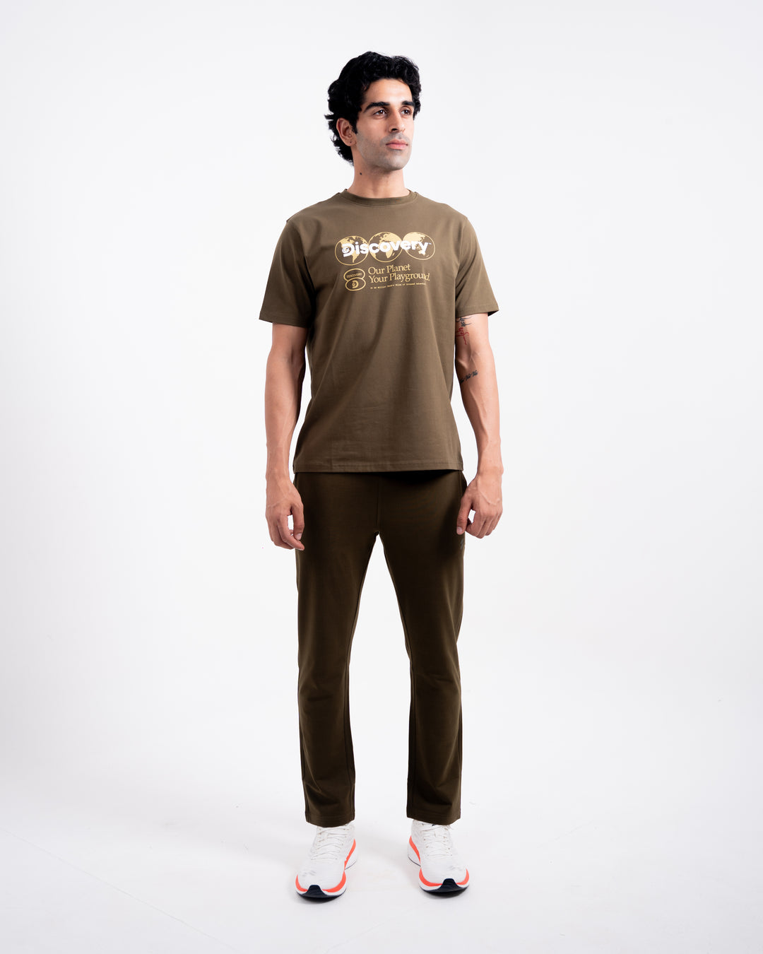 DISCOVERY Men`s Planet Playground Graphic Tee - Thatch Green