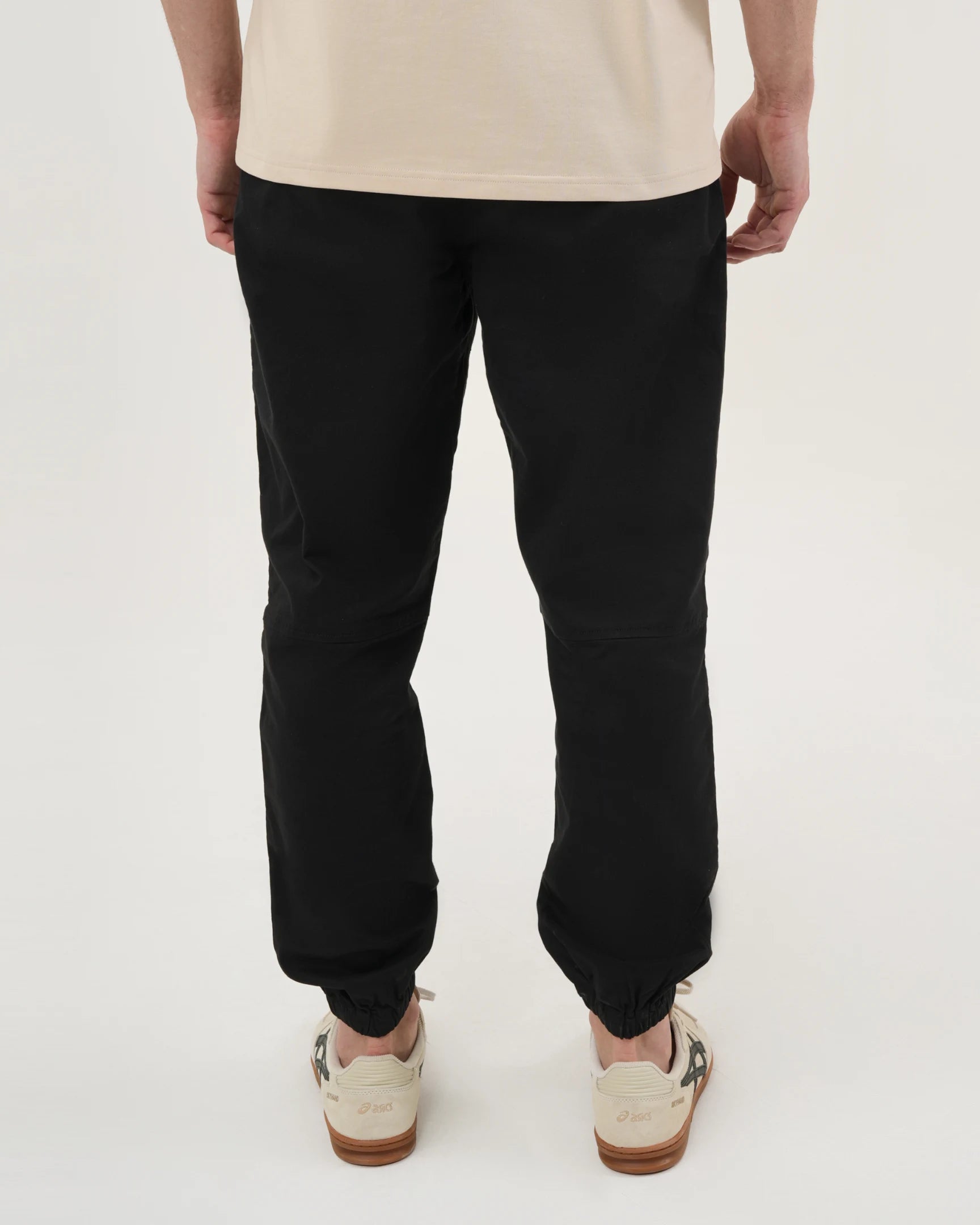 DISCOVERY Men's Armour Cargo Joggers - Black