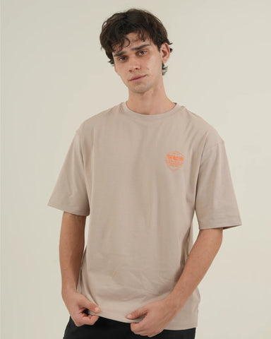 DISCOVERY Men's Rhinoceros Graphic Tee-Dune Earth