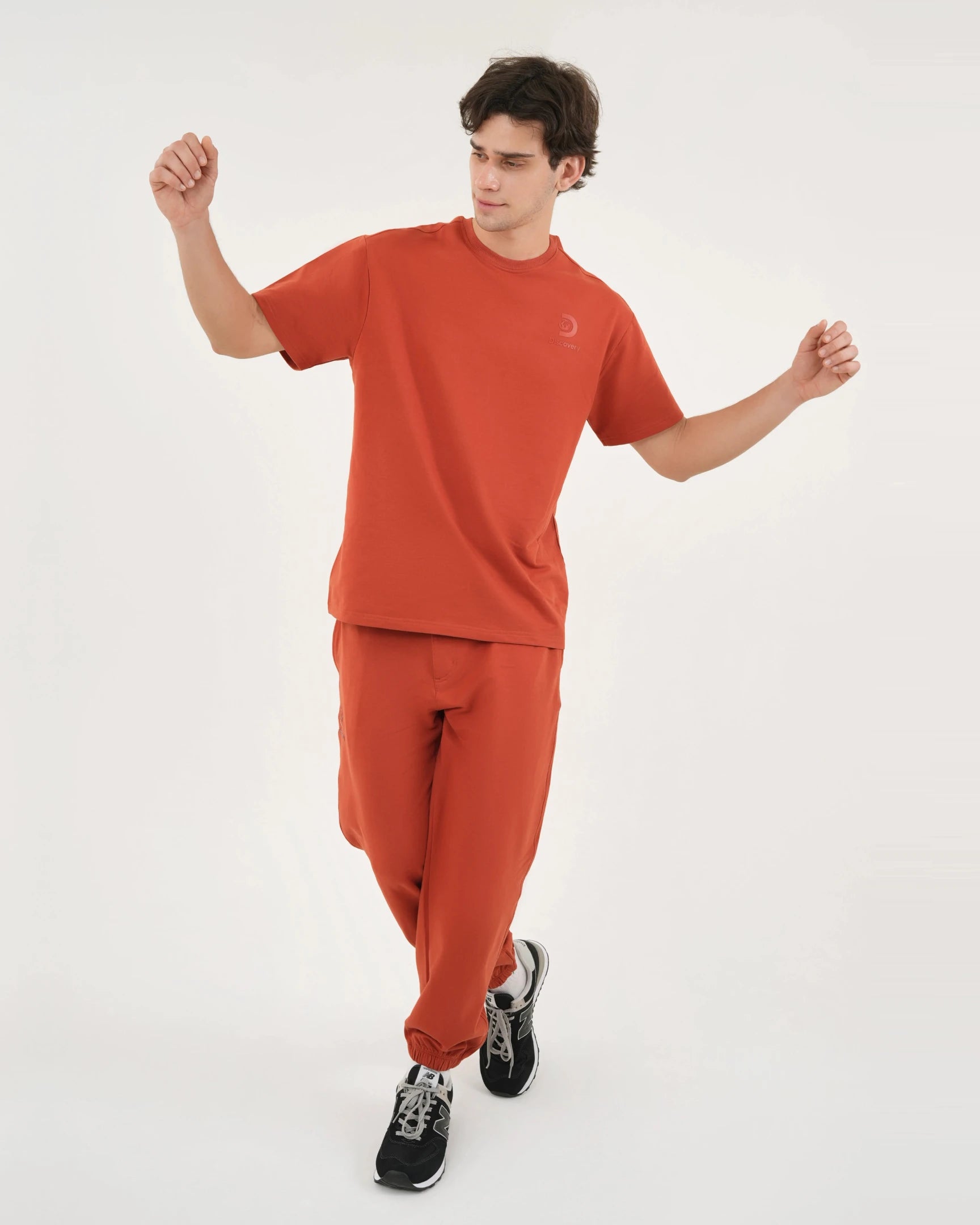 DISCOVERY Men's Lounge Explorer Tee-Burnt Orange