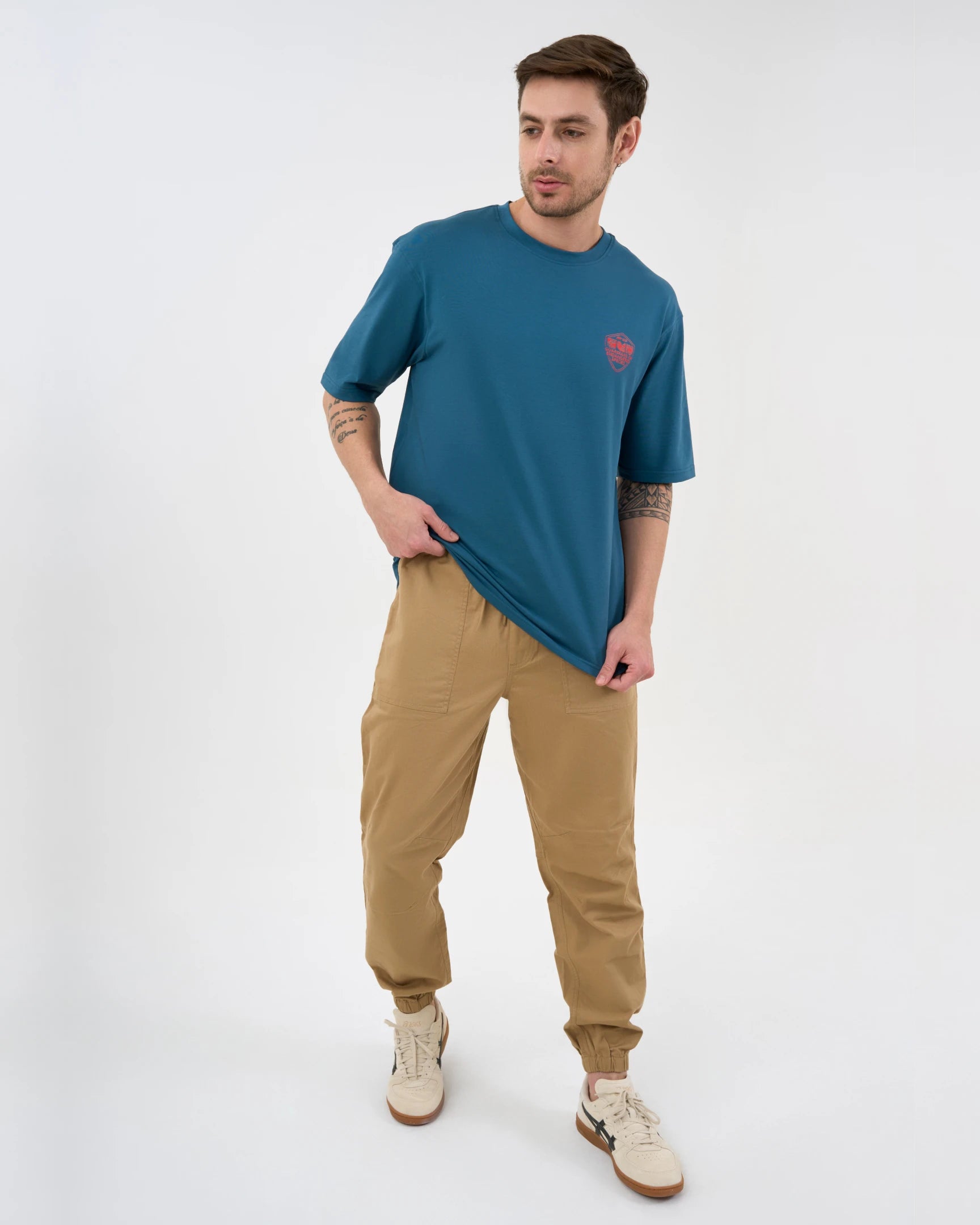 DISCOVERY Men's Orangutan Graphic Tee - Night Lagoon